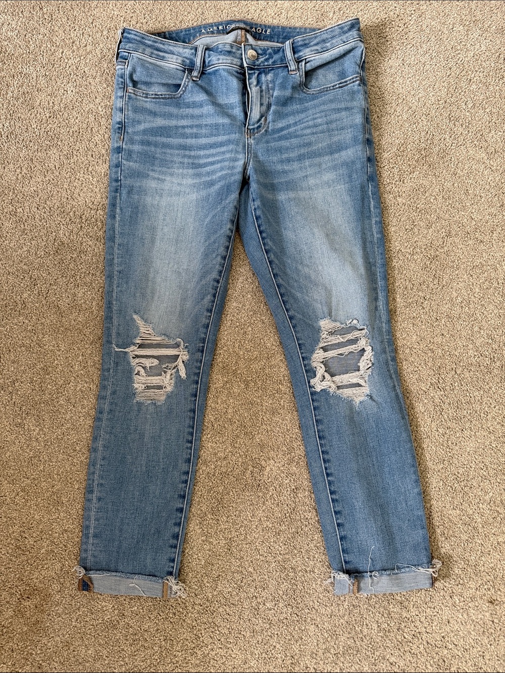 American Eagle Outfitters Light Blue Distressed Ankle Jeans